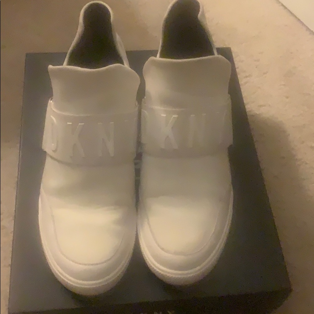 Woman’s sneakers